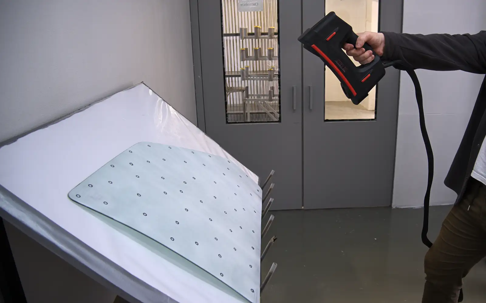 3D scanning of glass