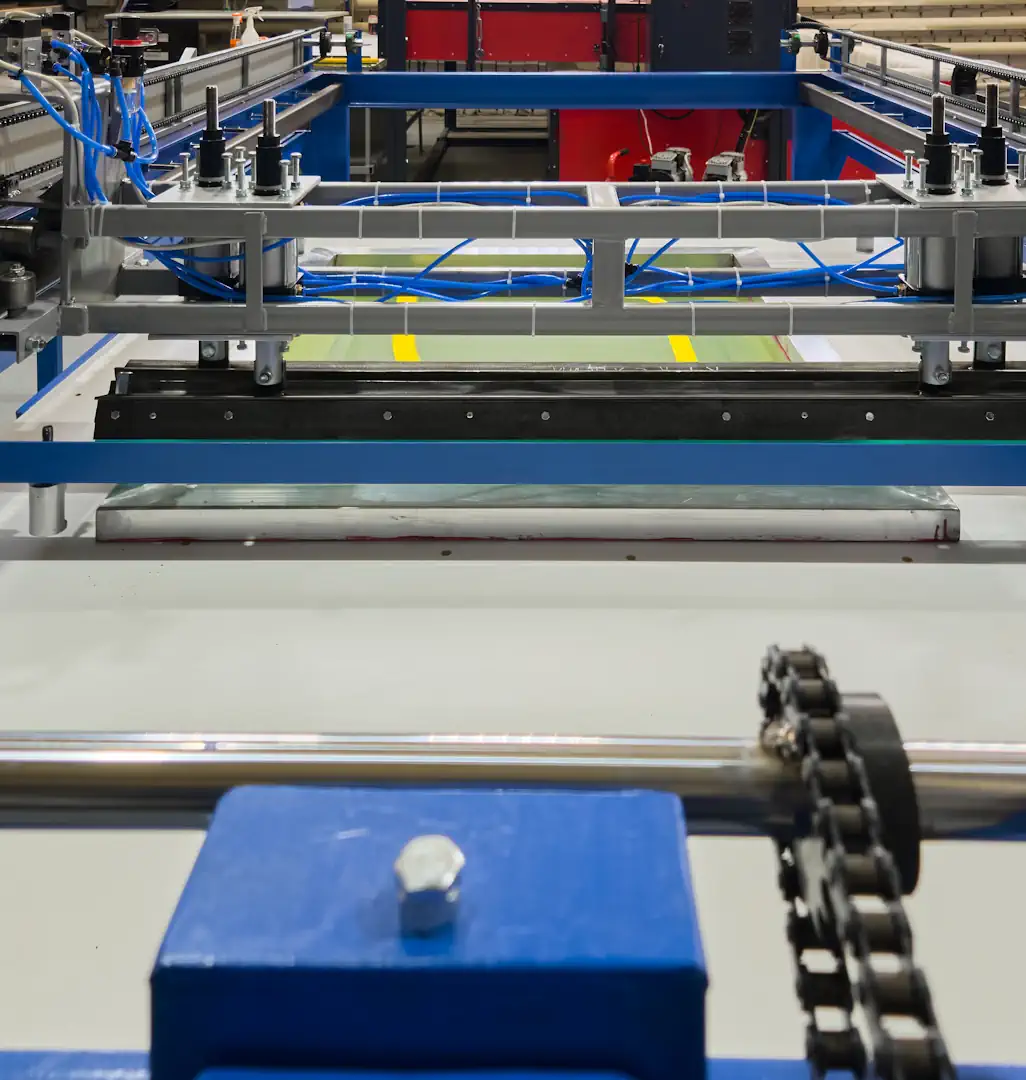 Applying ceramic ink to glass on an automated Octoglass silkscreen machine